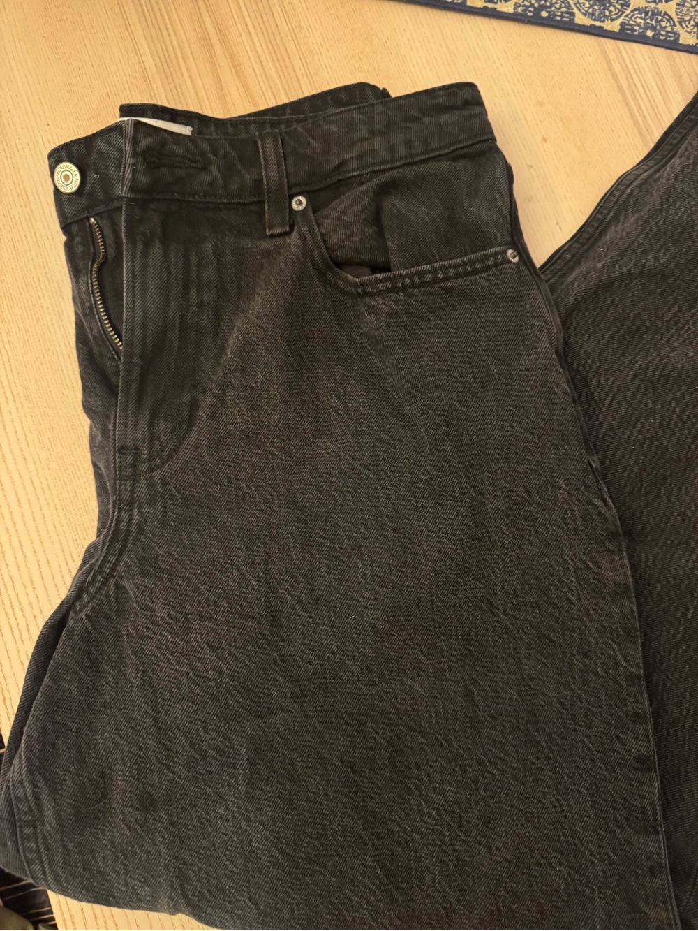 Abercrombie & Fitch High Rise Wide Leg Curve Love Jeans - Picture 2 of 4